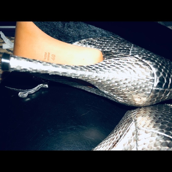 Jean-Micheal Cazaha size 9.5 Zoulu Black & Silver Metallic heeled boot - Picture 7 of 15